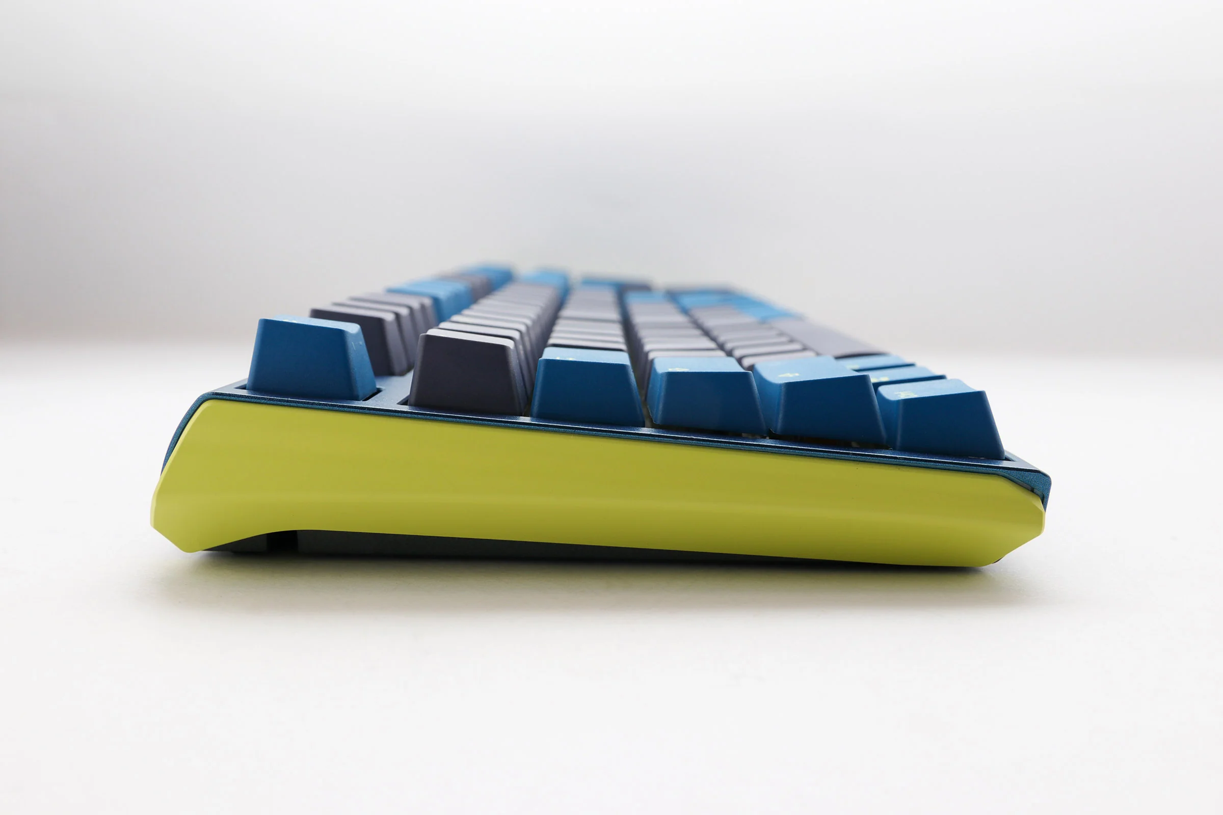 Ducky One 3 Daybreak Hotswap RGB Double Shot PBT QUACK Mechanical Keyboard - Image 2