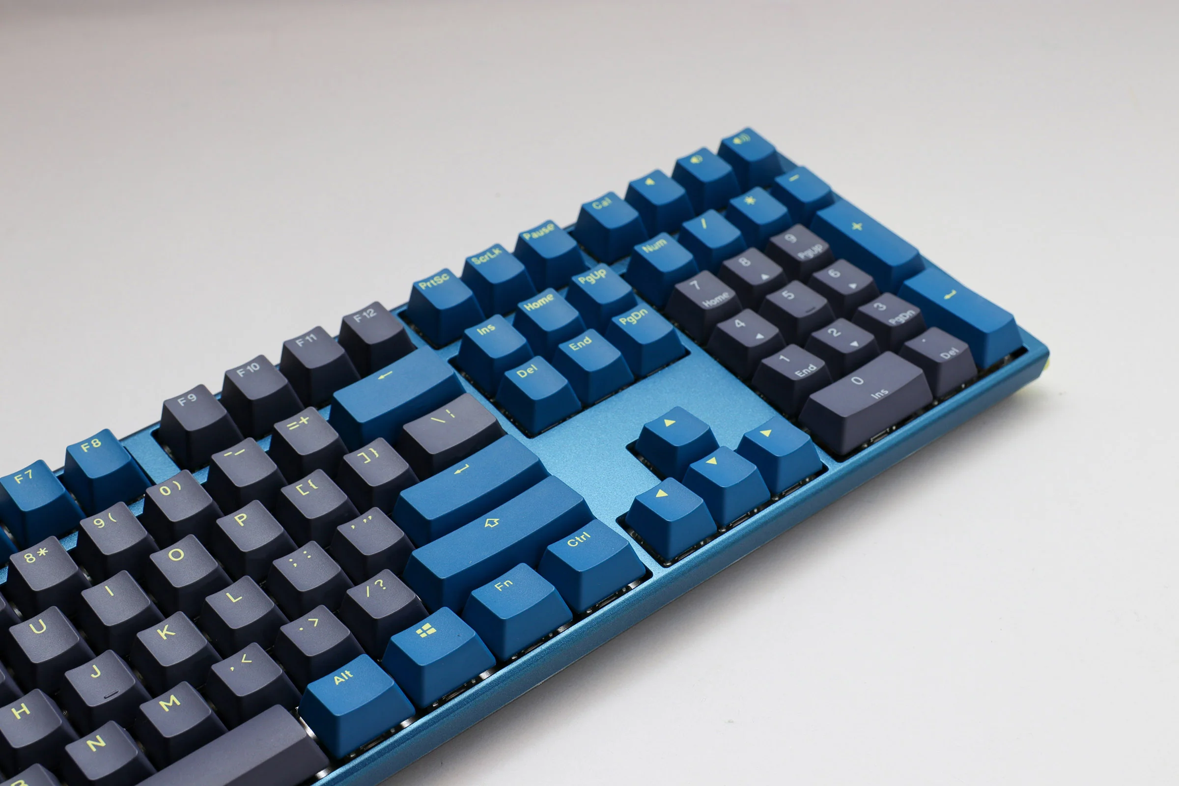 Ducky One 3 Daybreak Hotswap RGB Double Shot PBT QUACK Mechanical Keyboard - Image 5