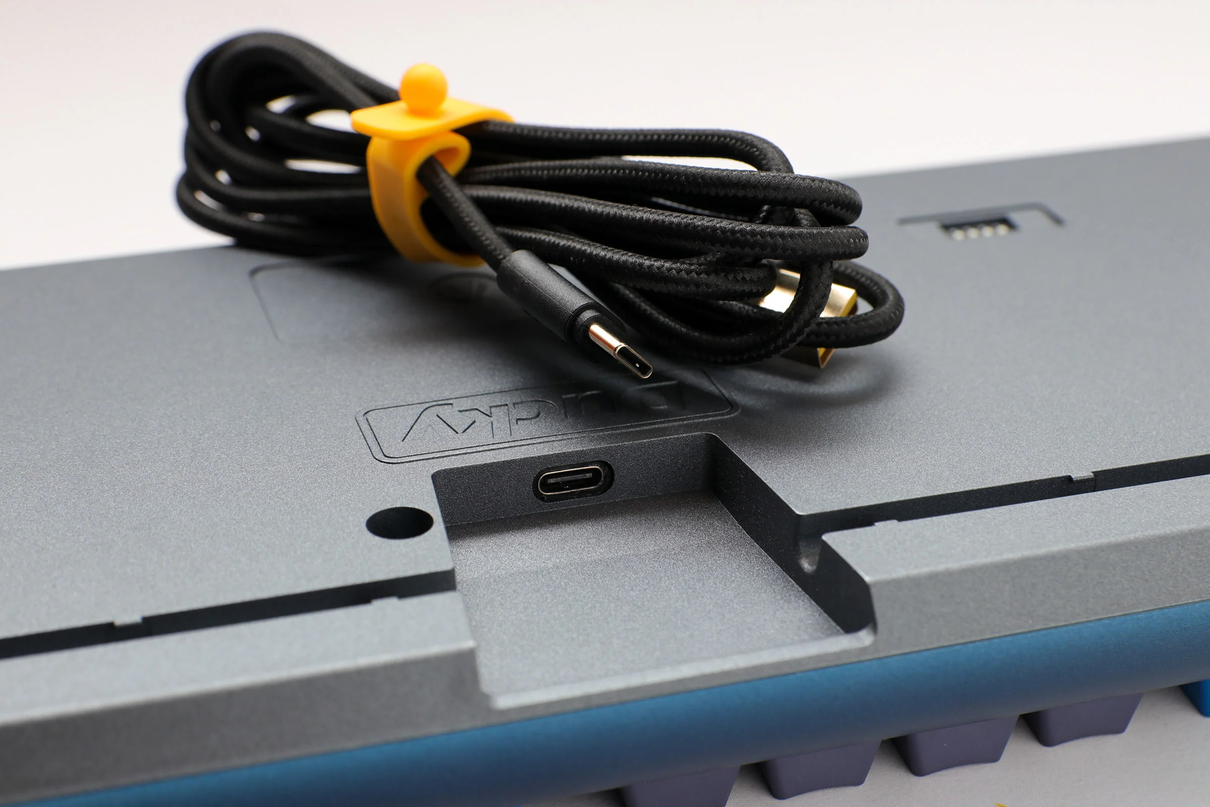 Ducky One 3 Daybreak Hotswap RGB Double Shot PBT QUACK Mechanical Keyboard - Image 7