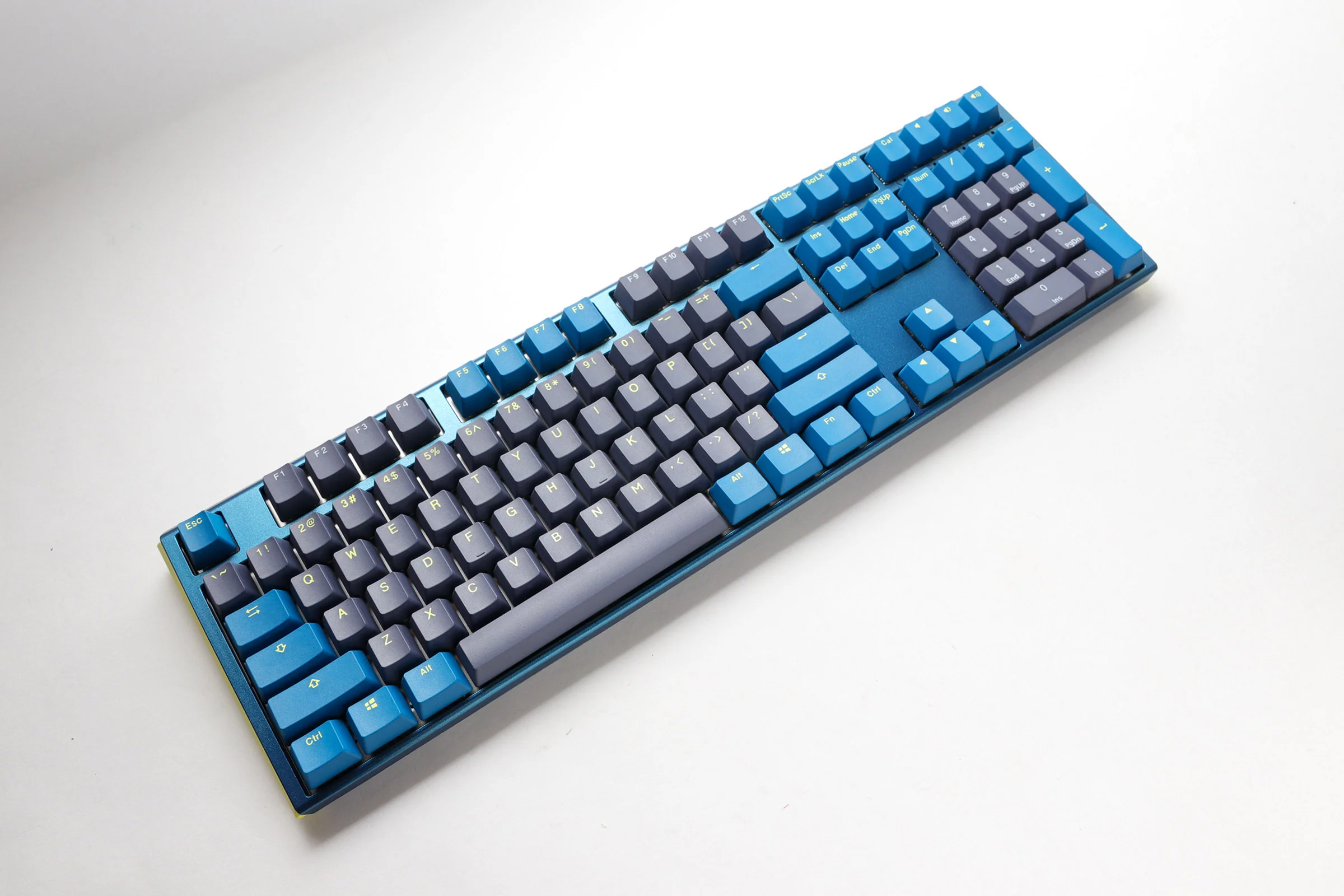 Ducky One 3 Daybreak Hotswap RGB Double Shot PBT QUACK Mechanical Keyboard - Image 8