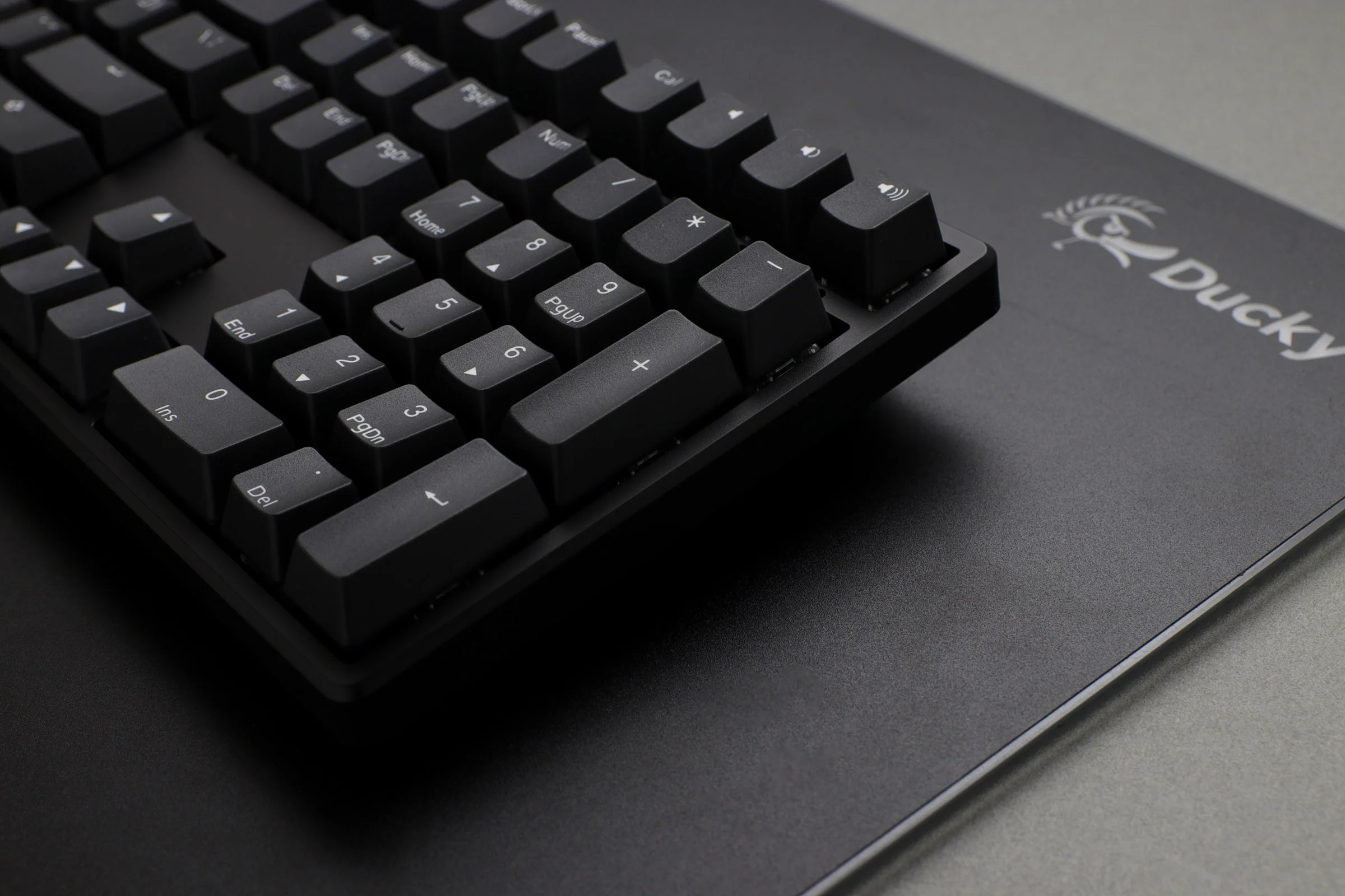 Ducky Origin Black Double Shot PBT Mechanical Keyboard - Image 2