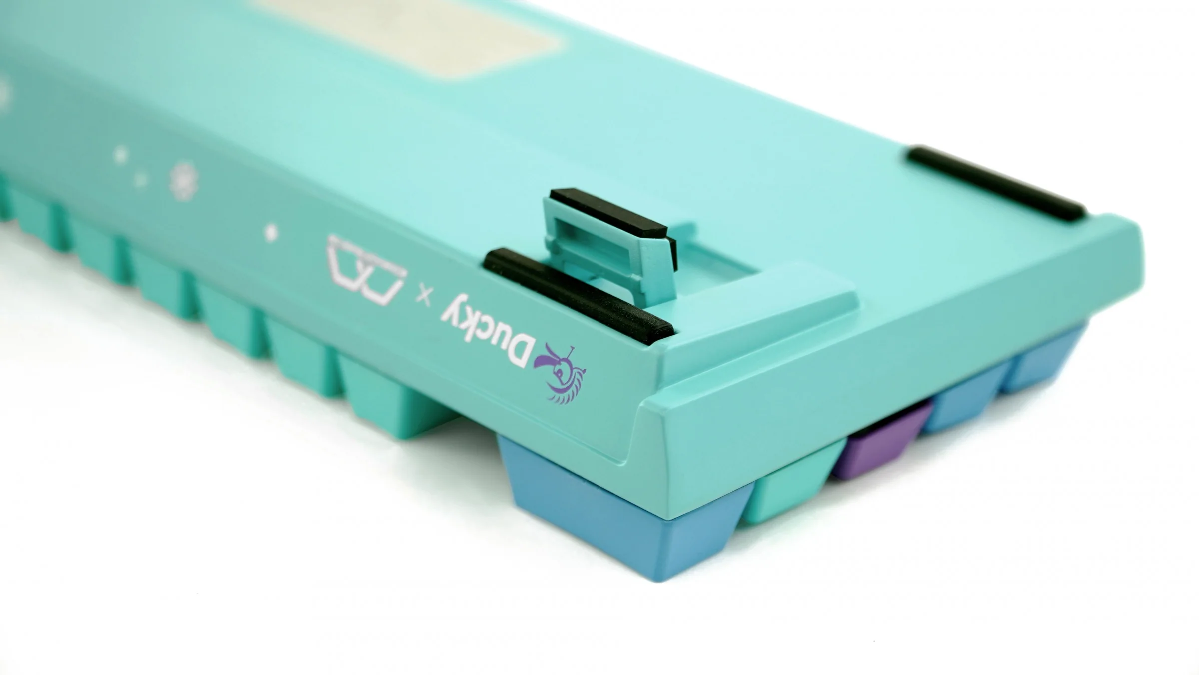 Ducky x MK Frozen Llama Mecha Mini v2 RGB LED 60% Double Shot PBT Mechanical Keyboard - Image 10