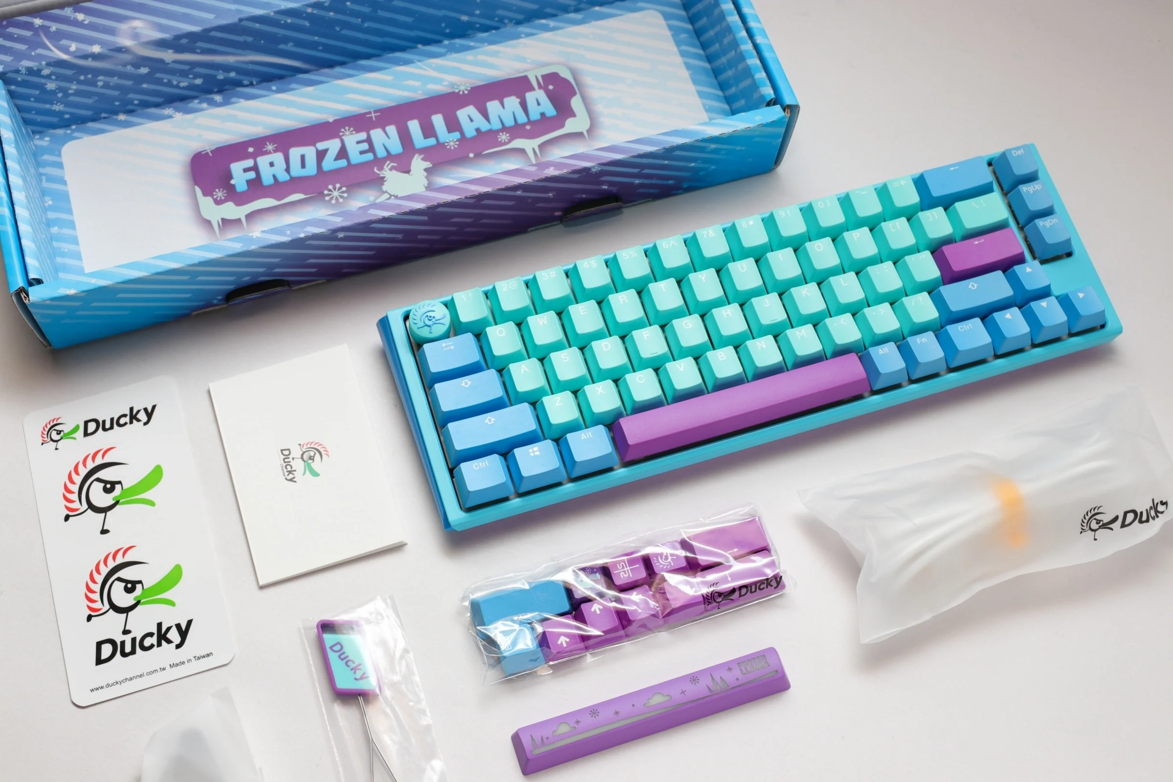 Ducky x MK One 3 SF Frozen Llama 65% Hotswap RGB Limited Edition Mechanical Keyboard - Image 14