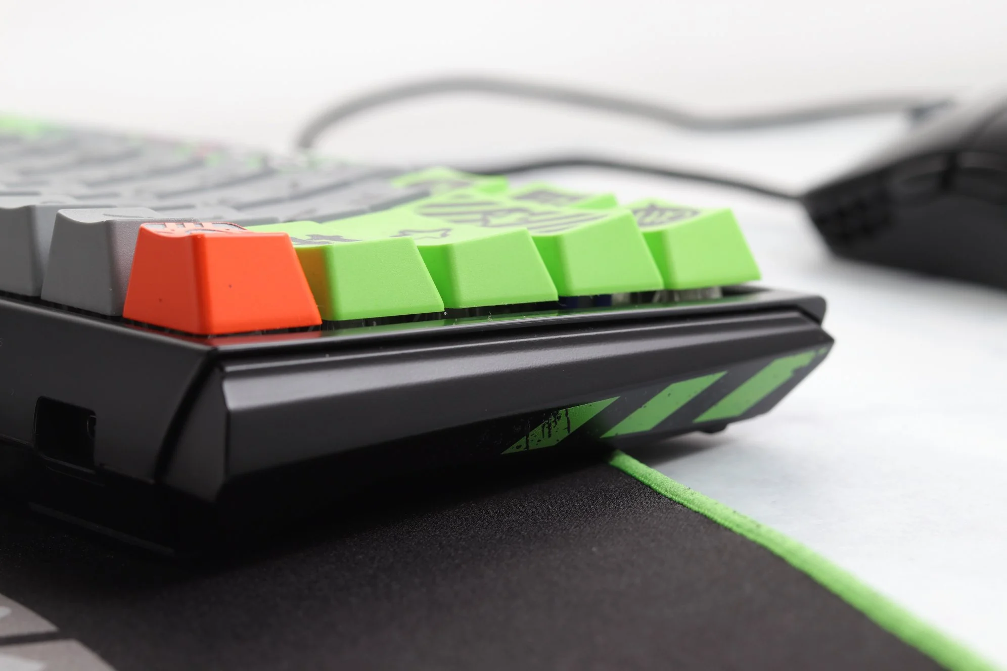 Ducky Year of the Rat RGB LED 60% Dye Sub PBT Mechanical Keyboard - Image 2