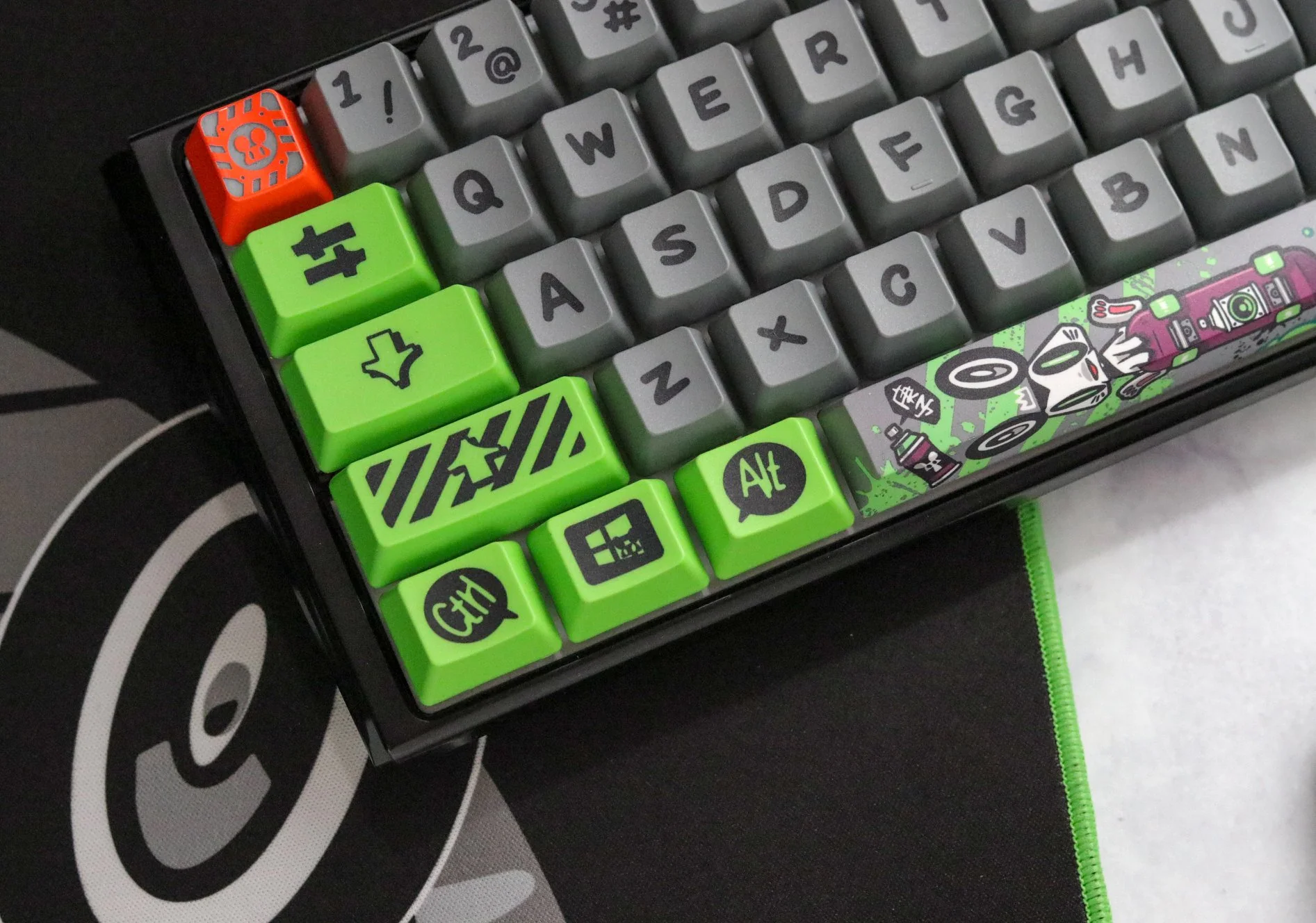 Ducky Year of the Rat RGB LED 60% Dye Sub PBT Mechanical Keyboard - Image 4