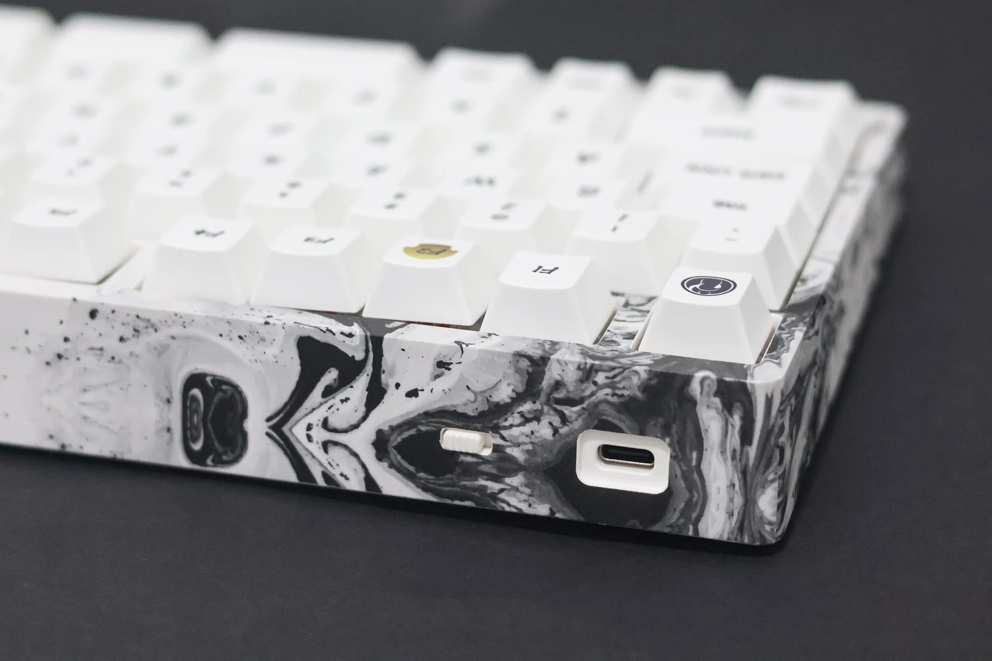 Gateron x invictus Gaming iG 98 Splashing Ink 98% Hotswap Bluetooth + 2.4 GHz. RGB Mechanical Keyboard - Image 6