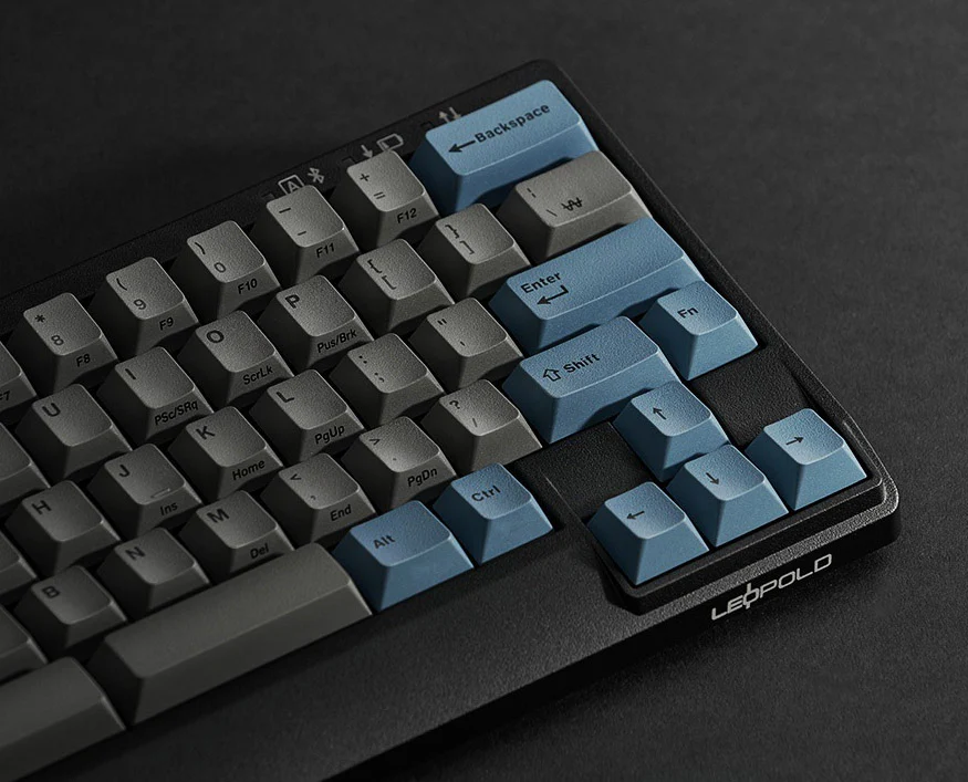 Leopold FC650MDSBT Bluetooth Blue/Grey PD 65% Double Shot PBT Mechanical Keyboard - Image 3