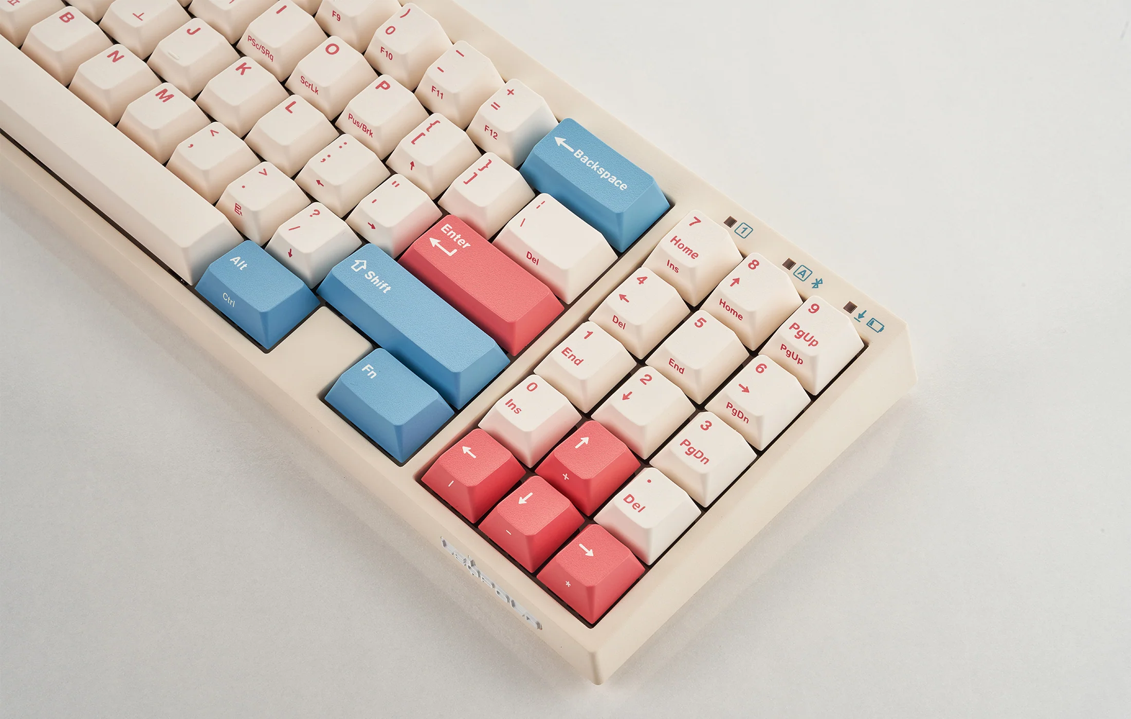 Leopold FC730MBT V2 Coral / Blue Bluetooth Mechanical Keyboard - Image 4