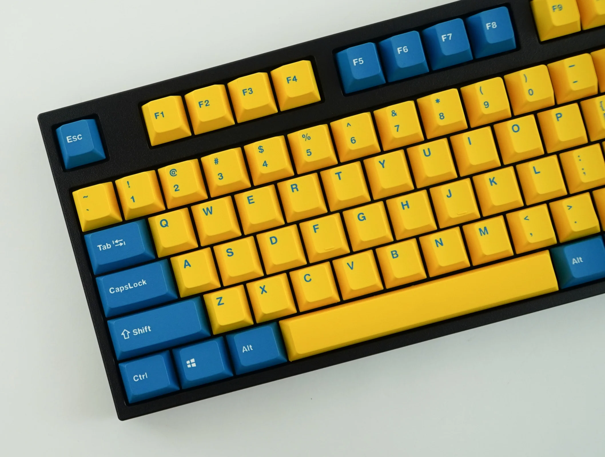 Leopold FC900R Yellow/Blue PD Double Shot PBT Black Case Mechanical Keyboard - Image 2