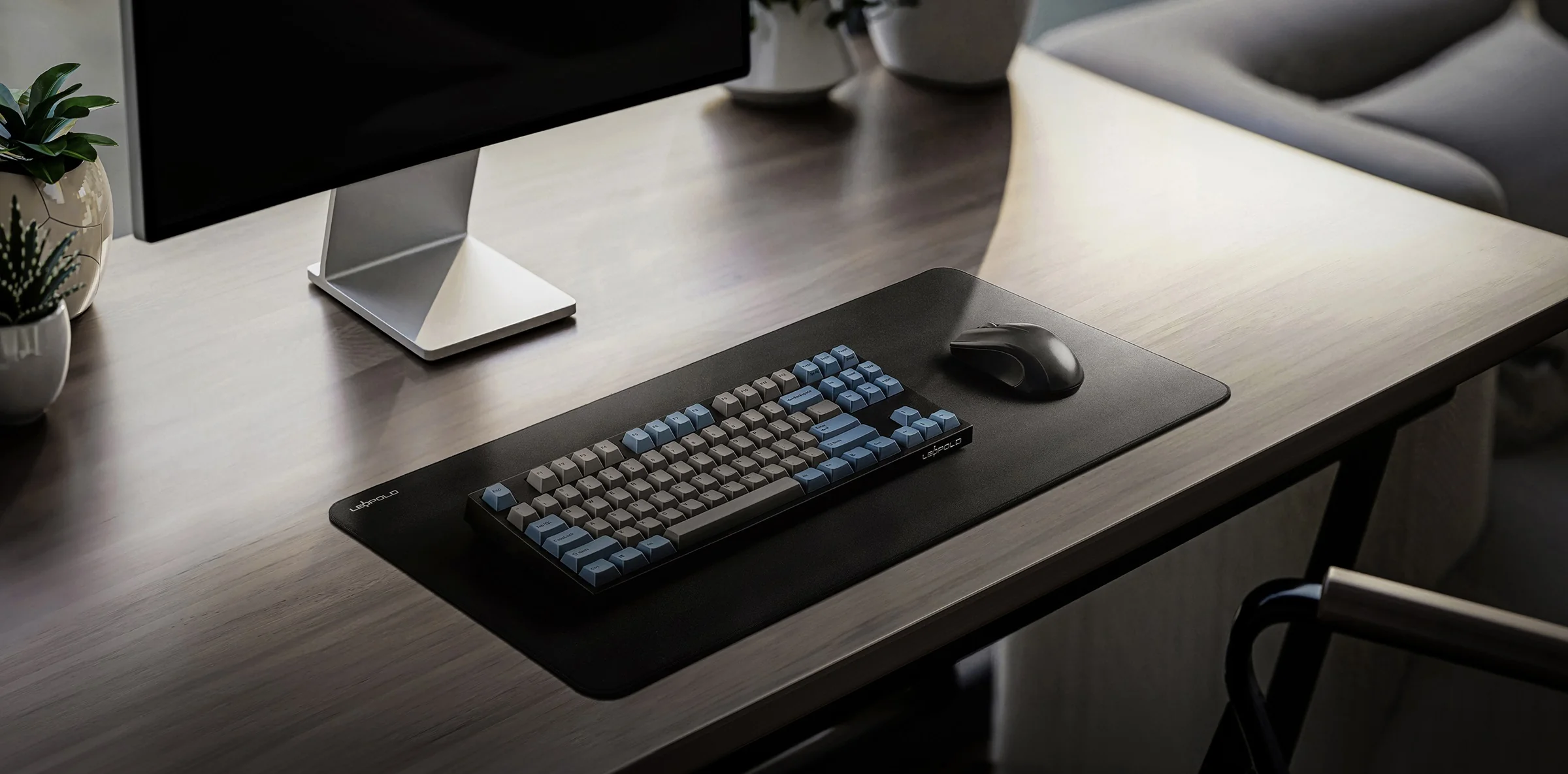 Leopold Premium Black Alpha-Cell Desk Mat - Image 10