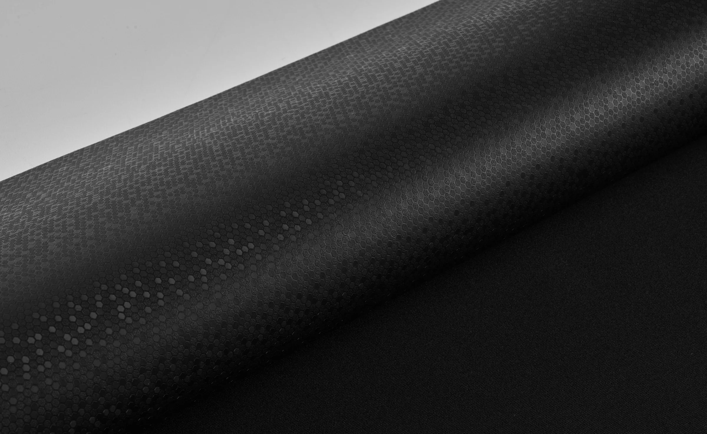 Leopold Premium Black Alpha-Cell Desk Mat - Image 6