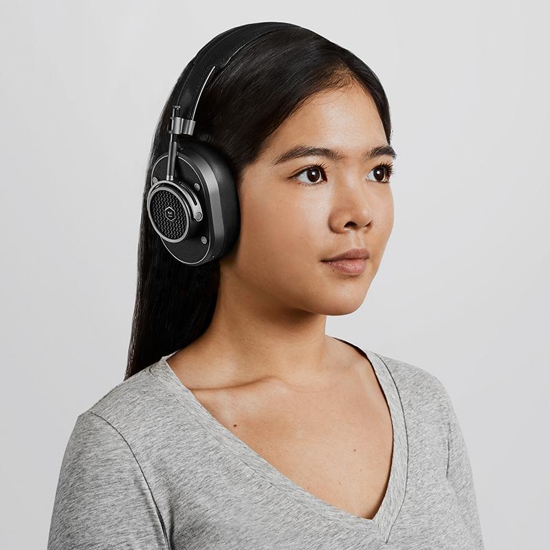 Master & Dynamic MH40 Wireless Over Ear Headphones Black/Gunmetal - Image 6