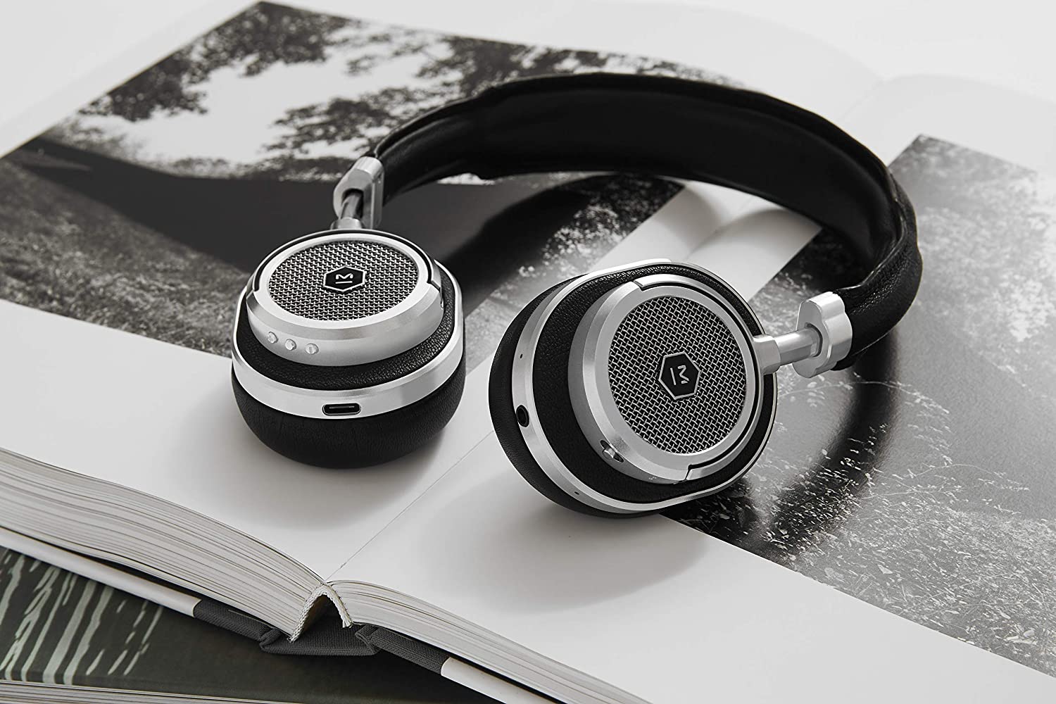 Master & Dynamic MW50+ On Plus Over Ear Wireless Headphones Silver/Black - Image 5
