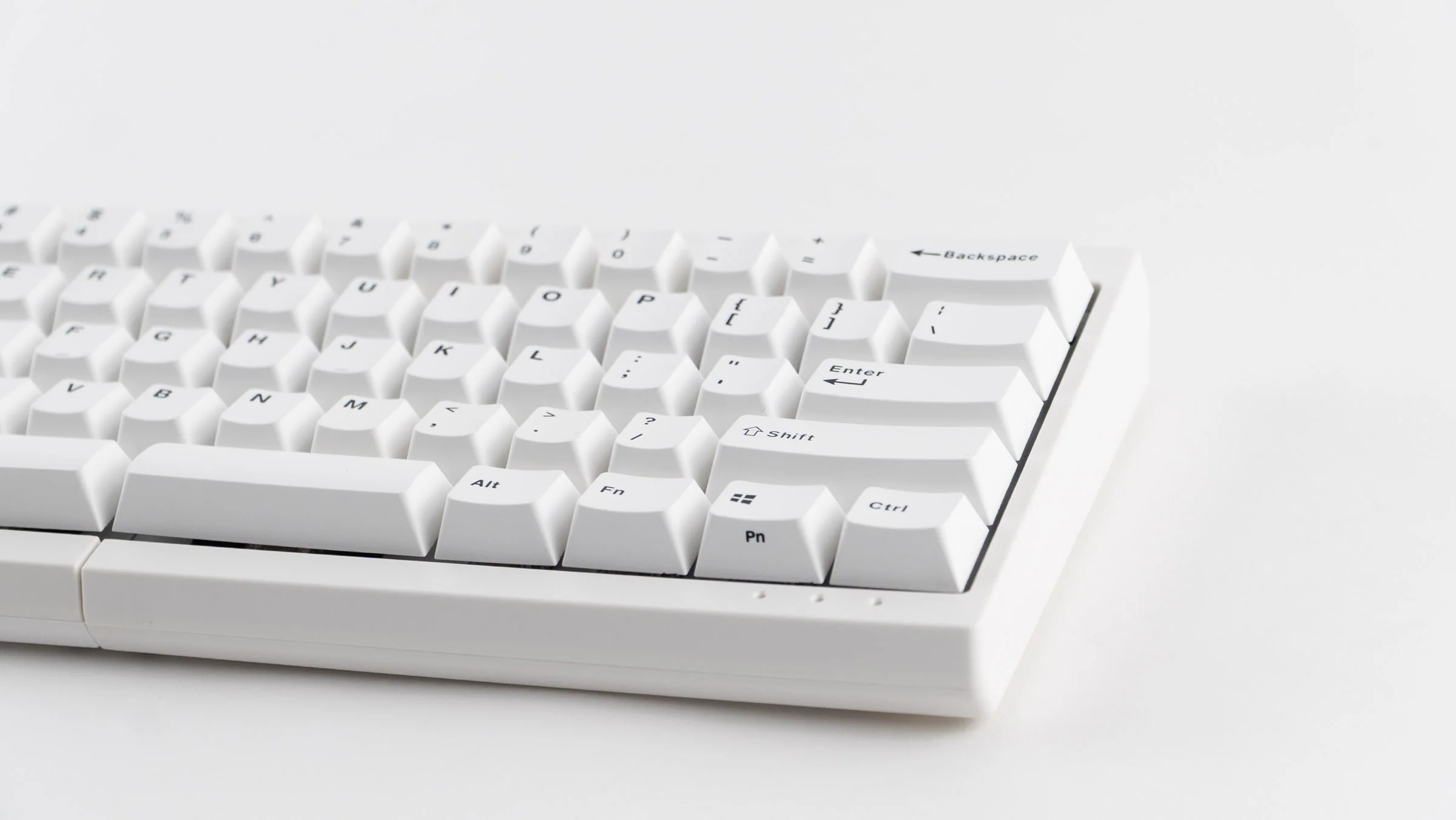 Mistel Barocco White 60% RGB Double Shot PBT Mechanical Keyboard - Image 3