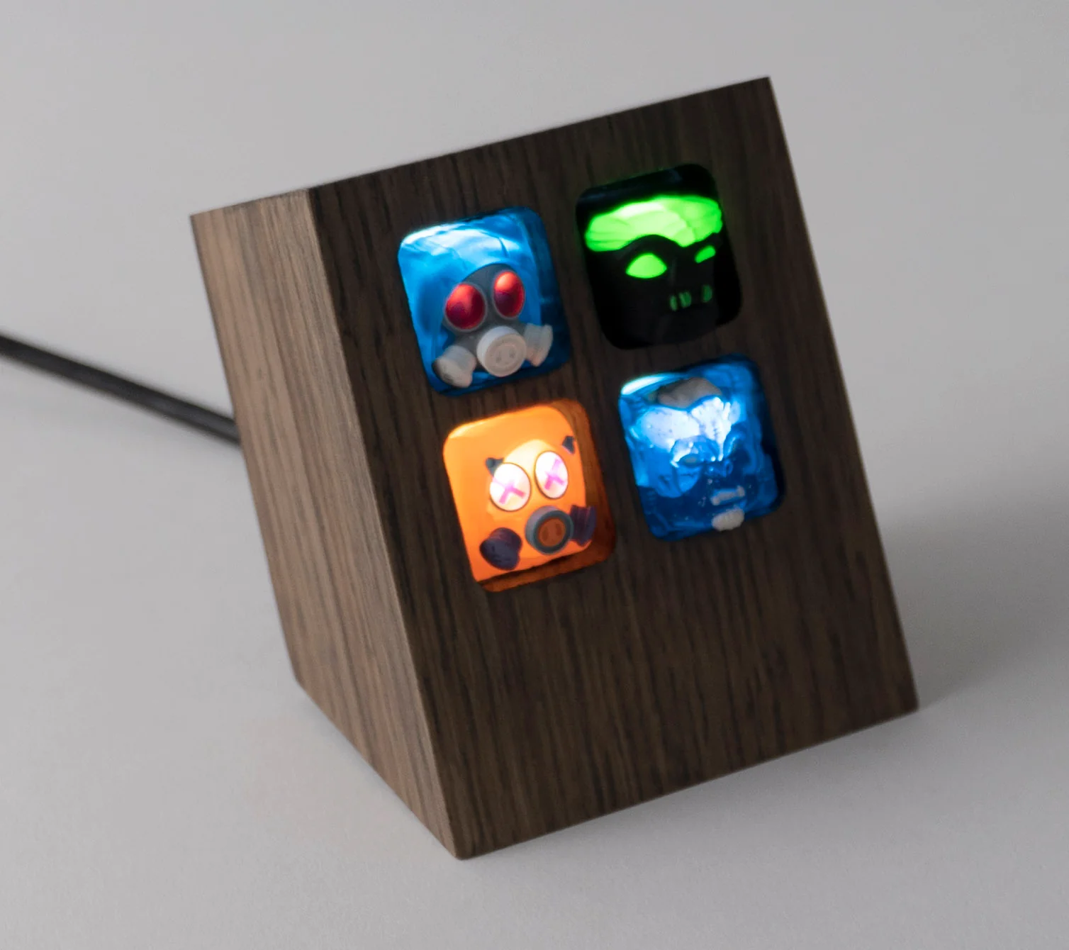 MK Custom 4-Key Wooden Backlit Artisan Keycap Display - Image 14