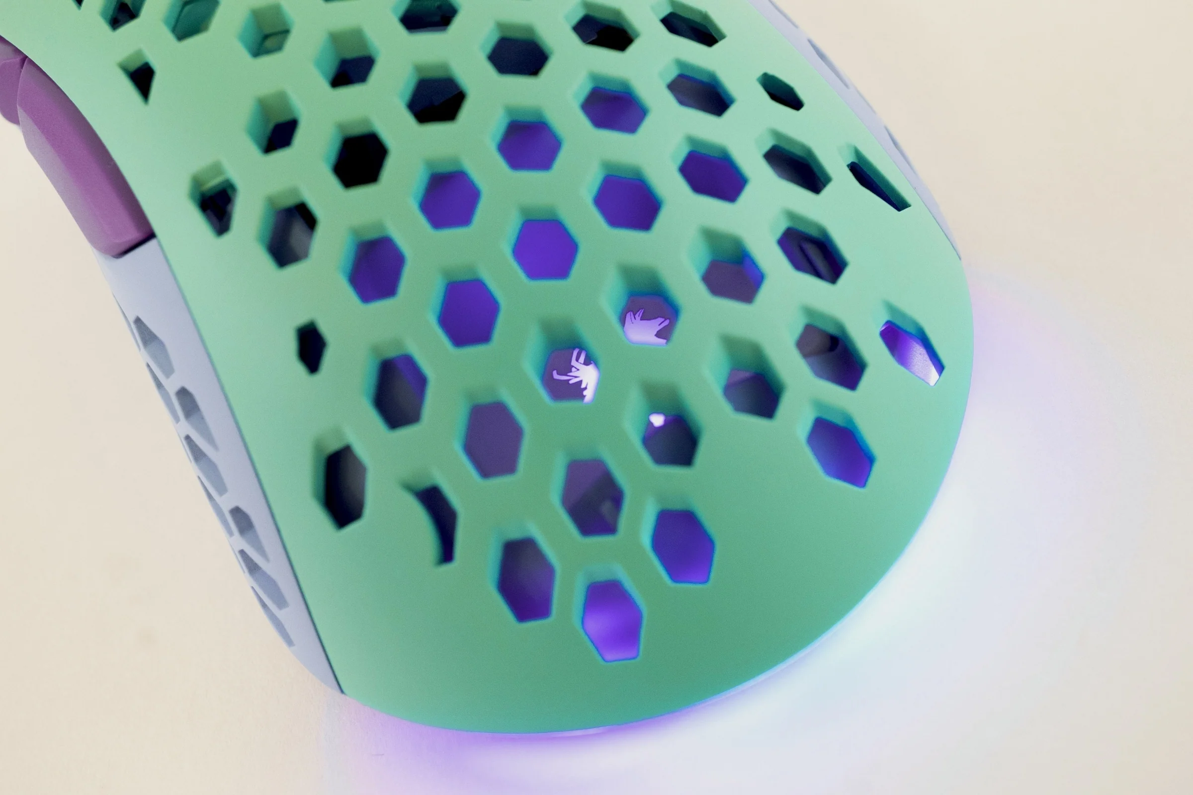 MK Frozen Llama Mouse 67g Lightweight Gaming 3389 Pixart RGB GM 8.0 - Image 10