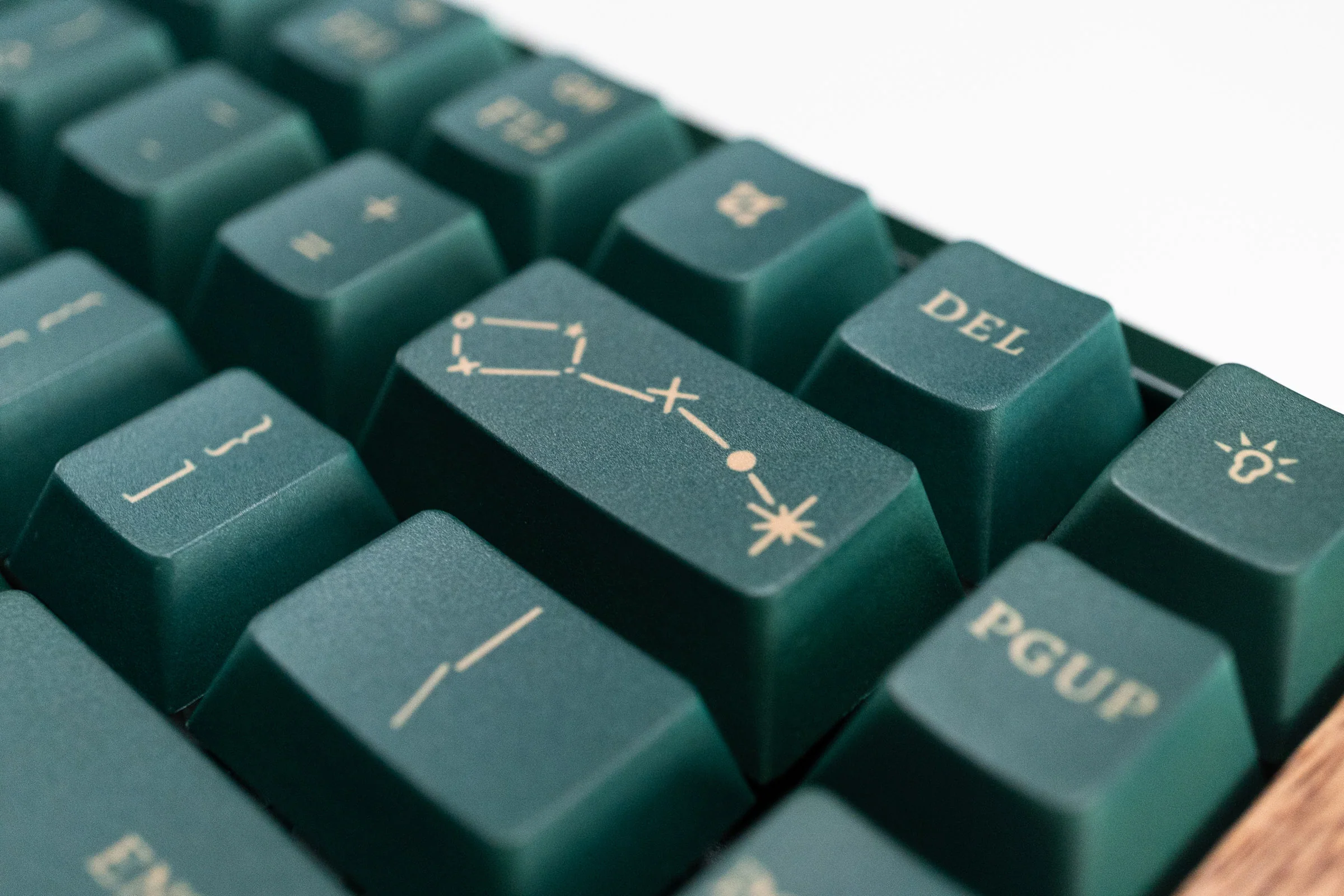 MK x Keychron K2 HE Special Edition Sylvan Hollow 75% Wood Wireless Keyboard - Image 9