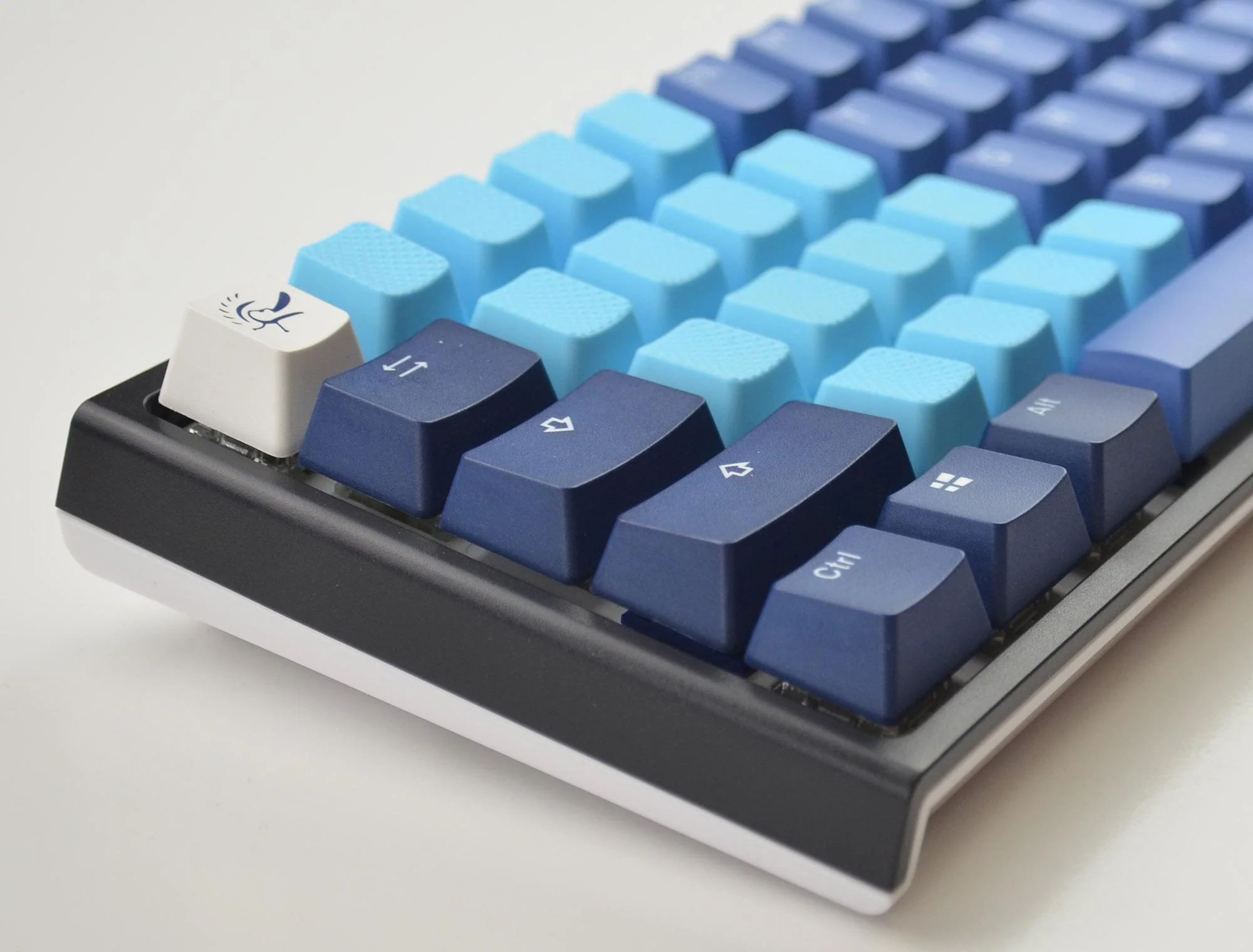 Tai-Hao Neon Blue Row 1 Blank 4 Key OEM Profile TPR Rubber Keycap Set - Image 4