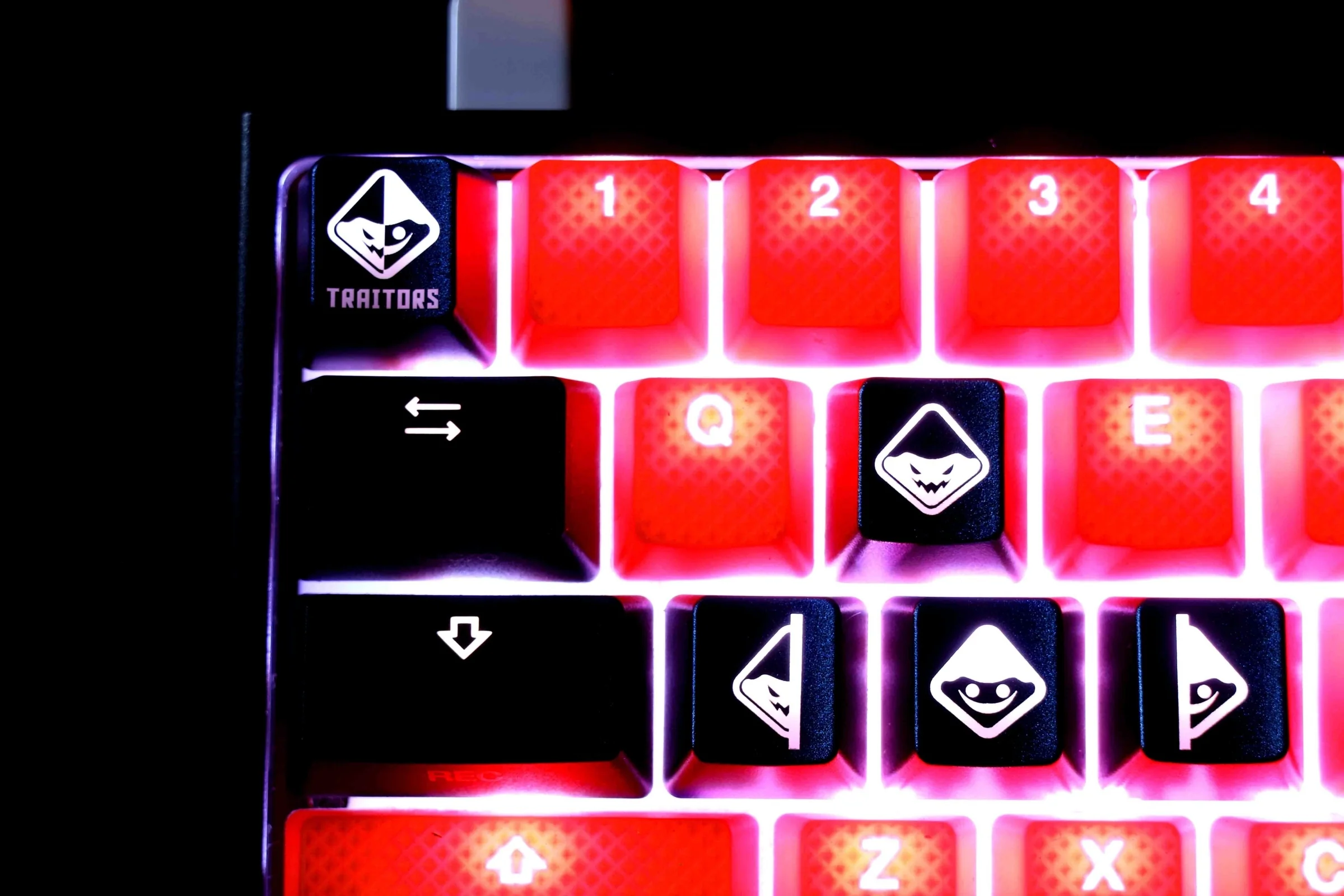 Traitors Classic Colorshifting Backlit 6 Key OEM Profile Laser Engraved ABS Keycap Set - Image 2