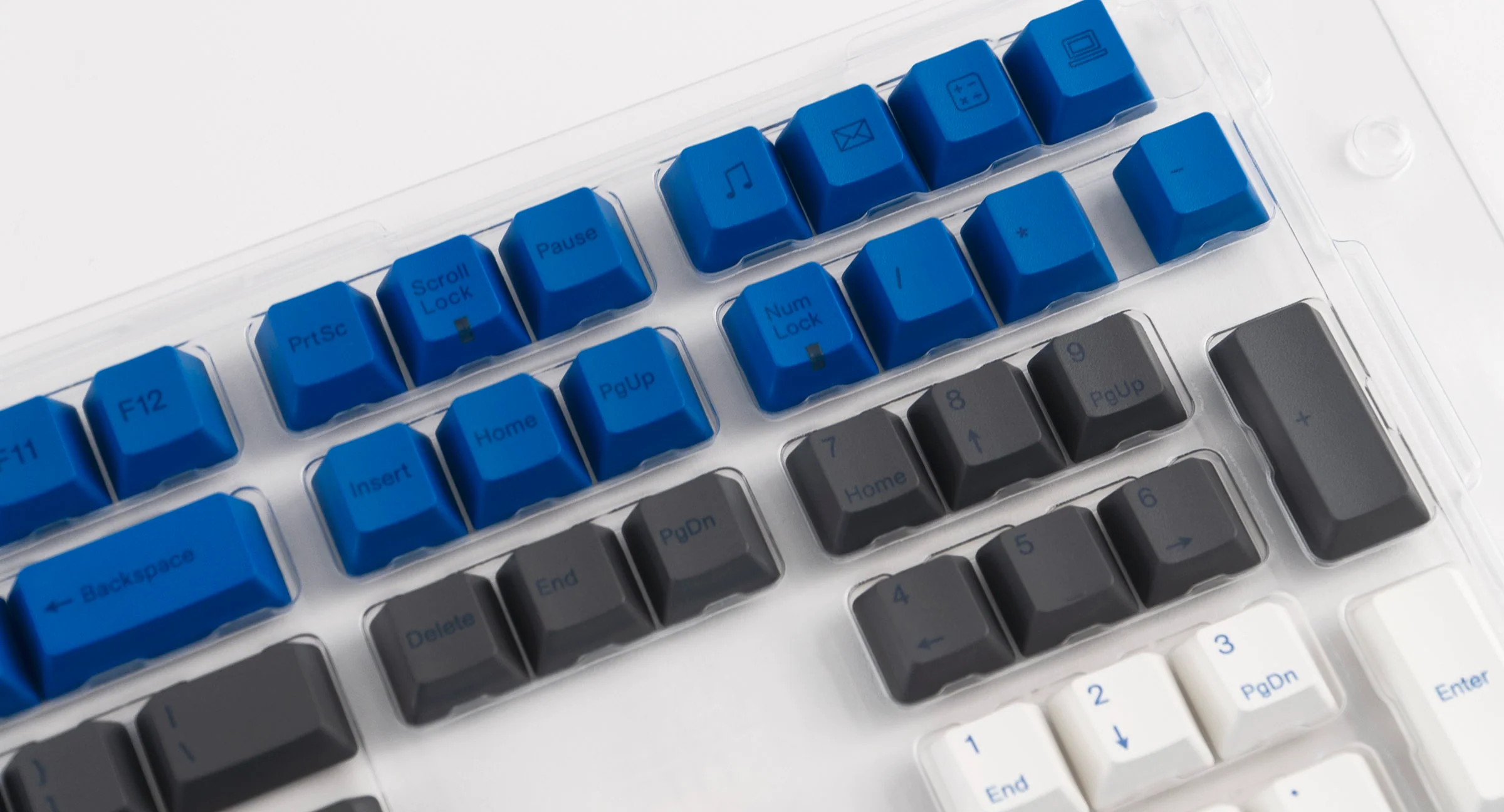 Varmilo Lake Blue / Black / White 108 Key Varmilo Profile Dye Sub PBT Keycap Set - Image 3