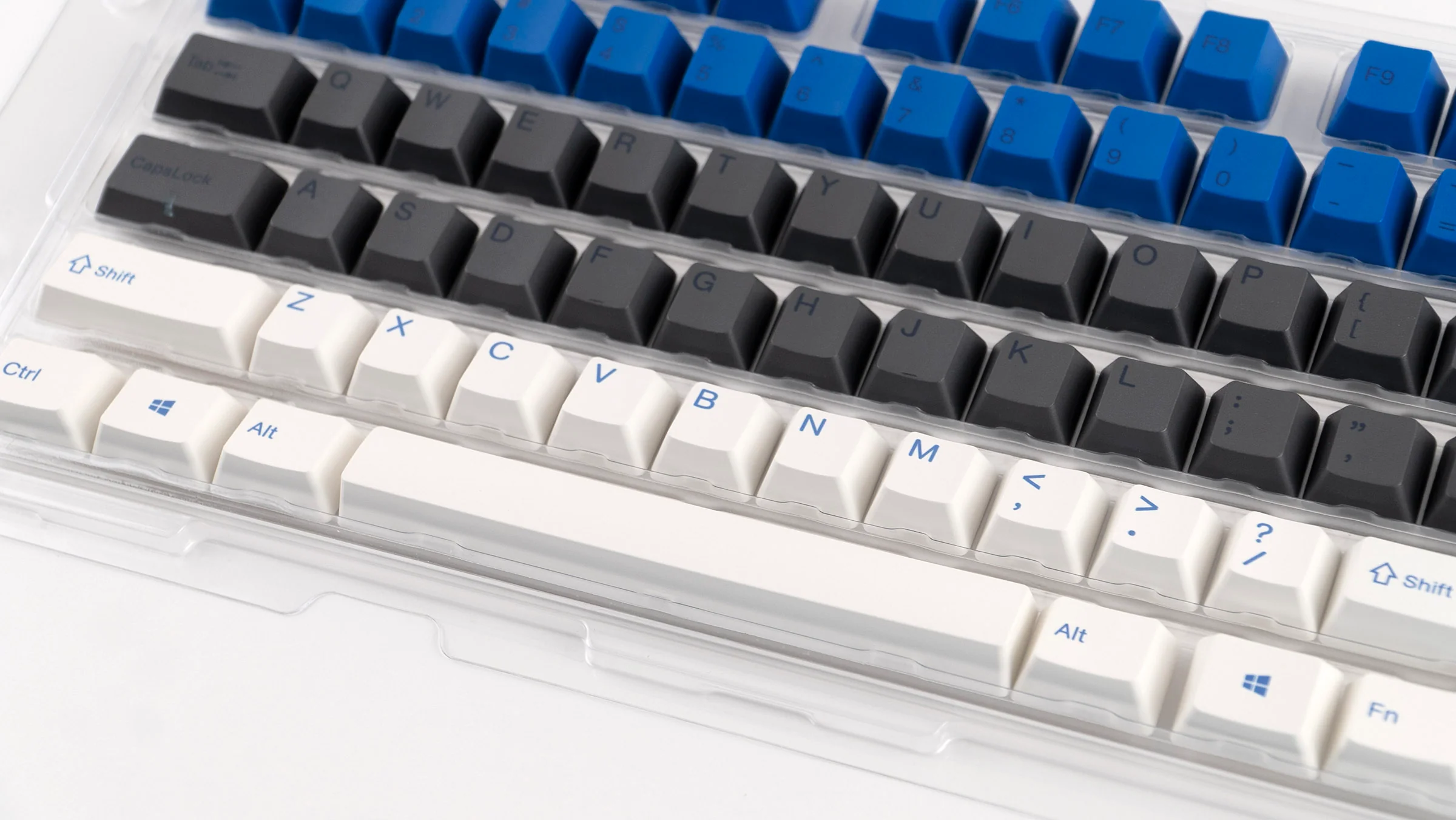 Varmilo Lake Blue / Black / White 108 Key Varmilo Profile Dye Sub PBT Keycap Set - Image 4