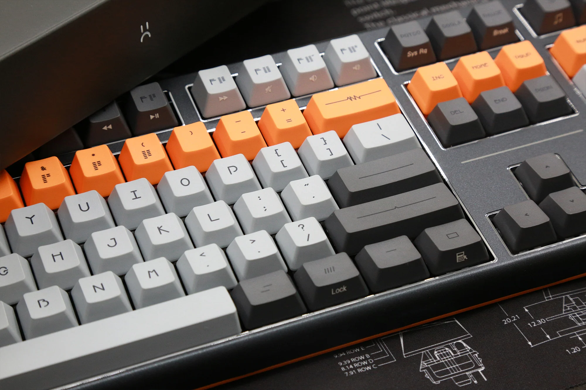 Varmilo Lure Series Lie White LED EC Mechanical Keyboard - Image 7