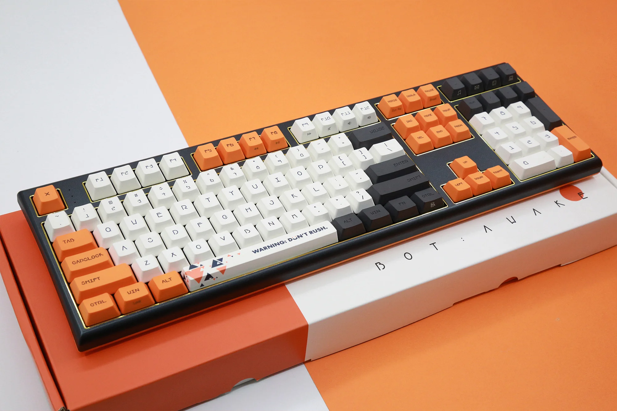 Varmilo Lure Series Awake Triple Mode Bluetooth + Wireless 2.4 GHz Mechanical Keyboard - Image 8
