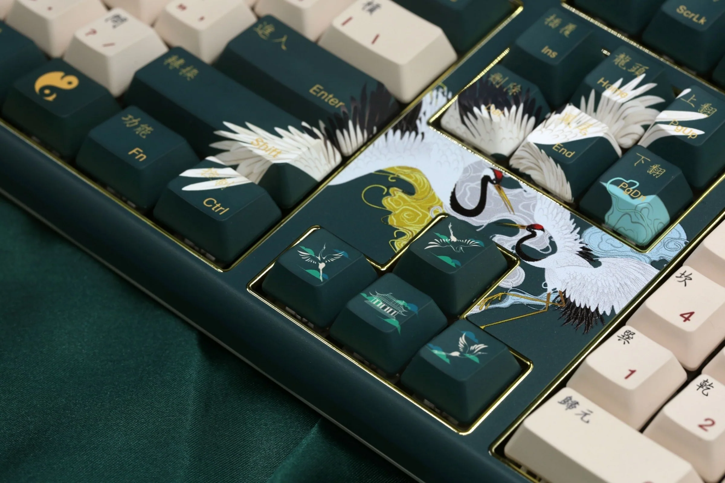 Varmilo Lure Series Crane Wireless Keyboard - Image 5