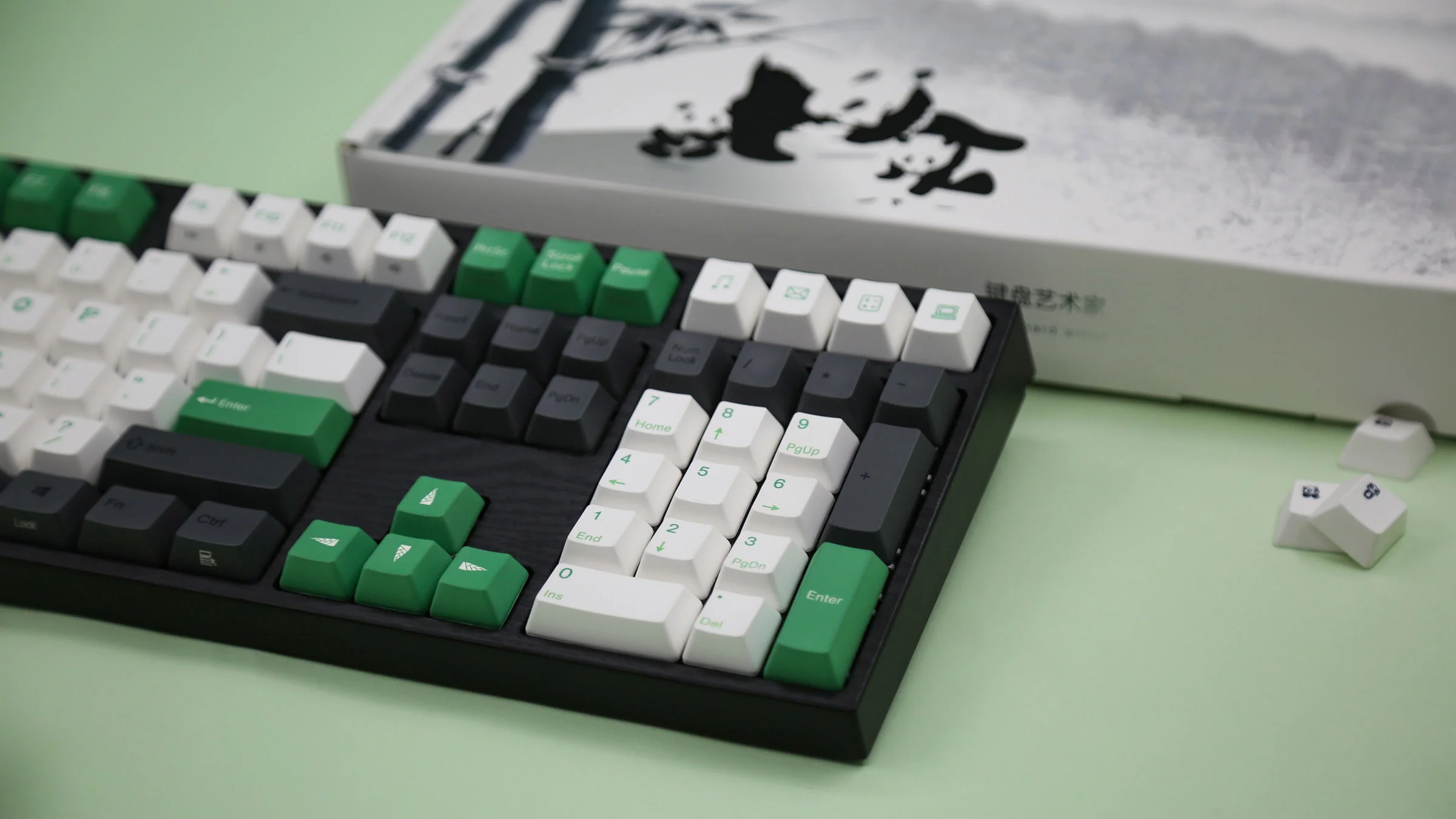Varmilo VA Series V2 Panda R2 Bluetooth Mechanical Keyboard - Image 7