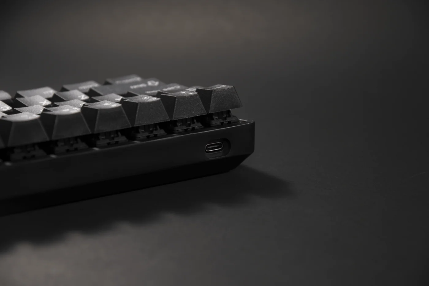 Vortex New POK3R Black Aluminum 60% Double Shot PBT Mechanical Keyboard - Image 2